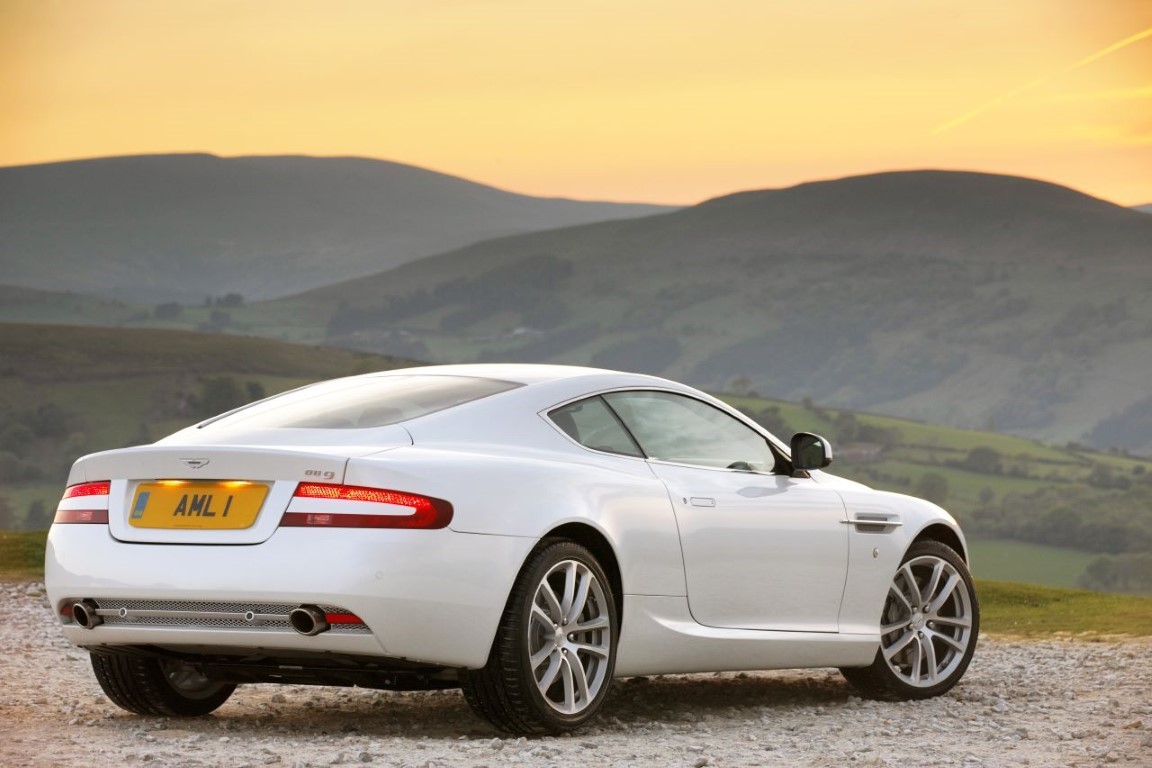 Aston Martin DB9 5.9 V12 (Automatic)